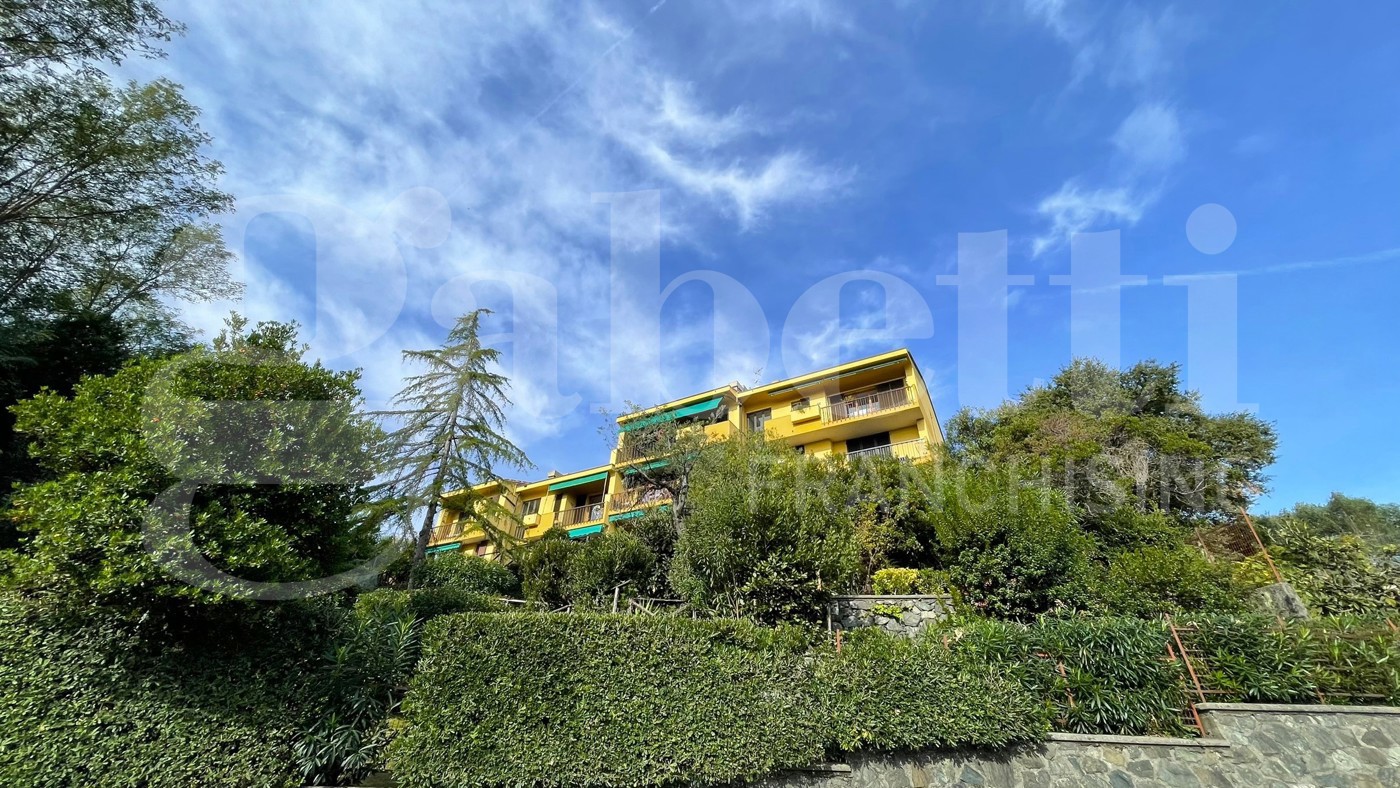 Trilocale con box a Arenzano