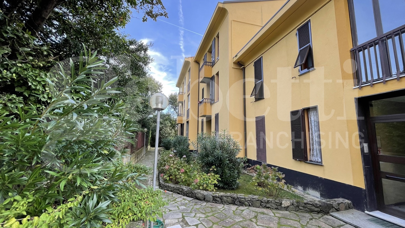 Trilocale con box a Arenzano