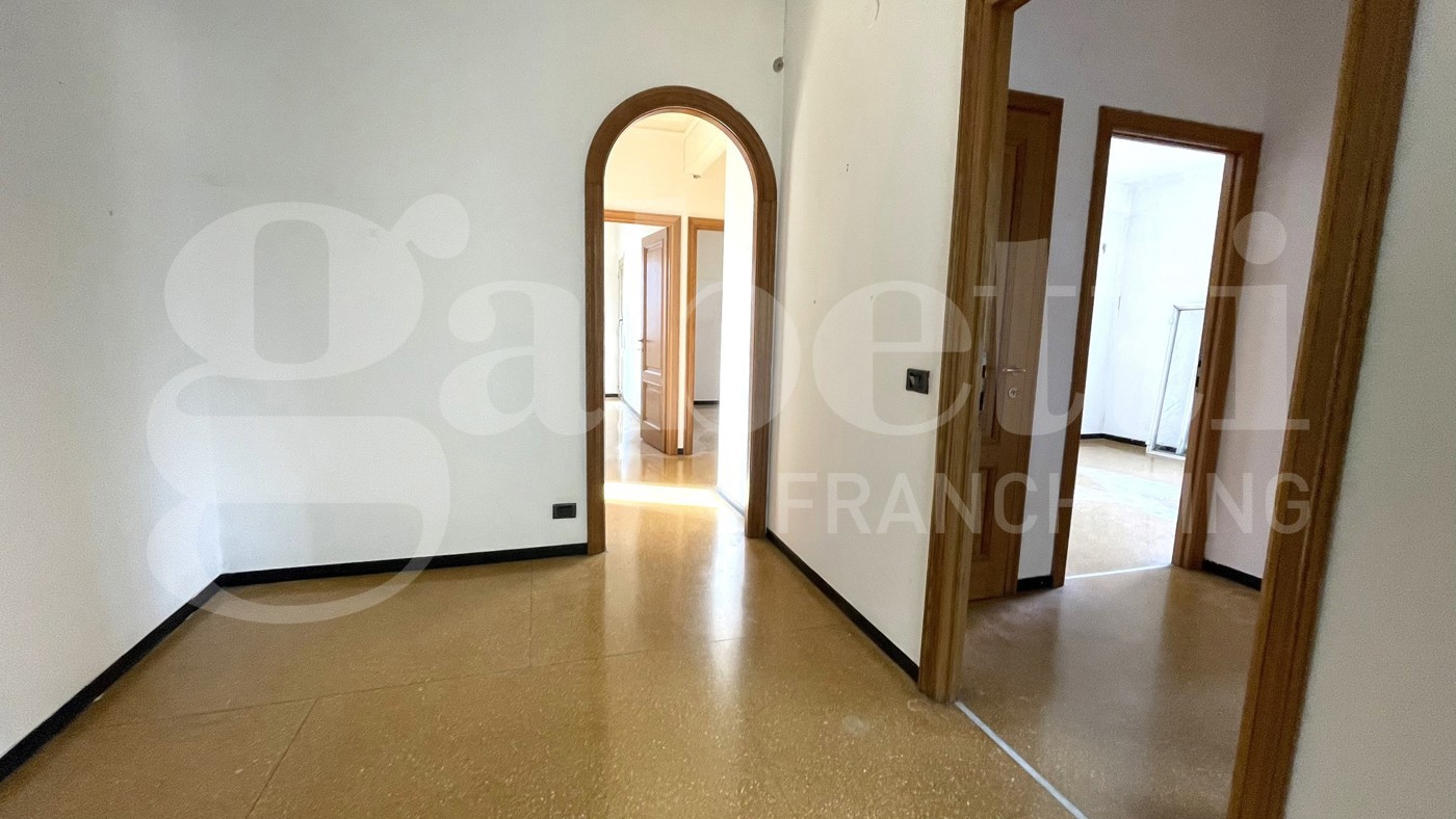 Quadrilocale in vendita a Genova