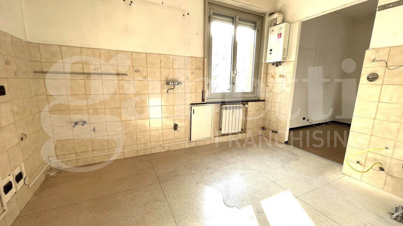 Quadrilocale in vendita a Genova