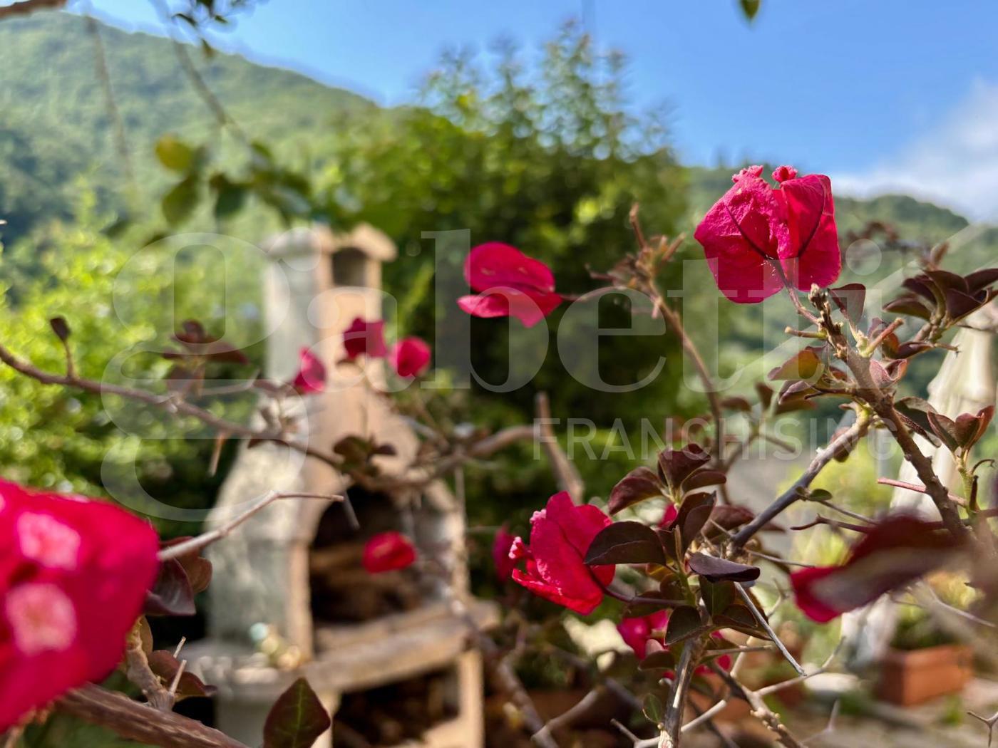 Bilocale con giardino a Genova