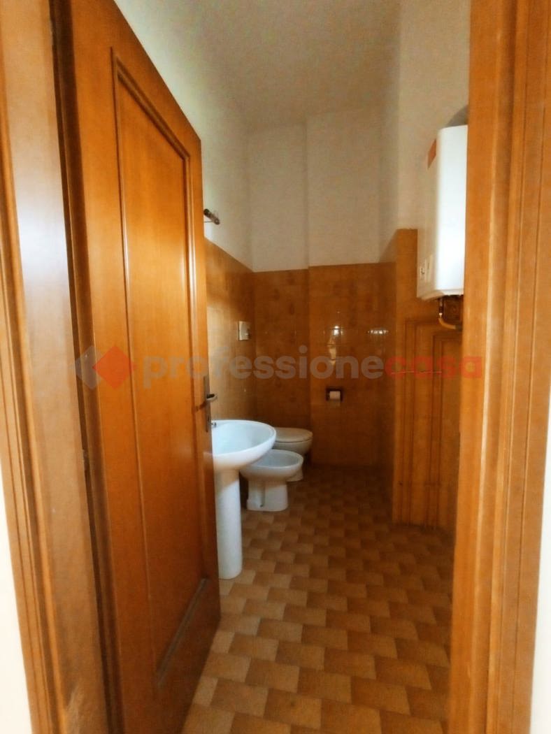 Negozio in affitto a Bevilacqua