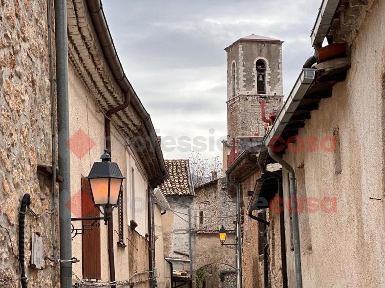 Stabile/Palazzo in vendita a Pescasseroli