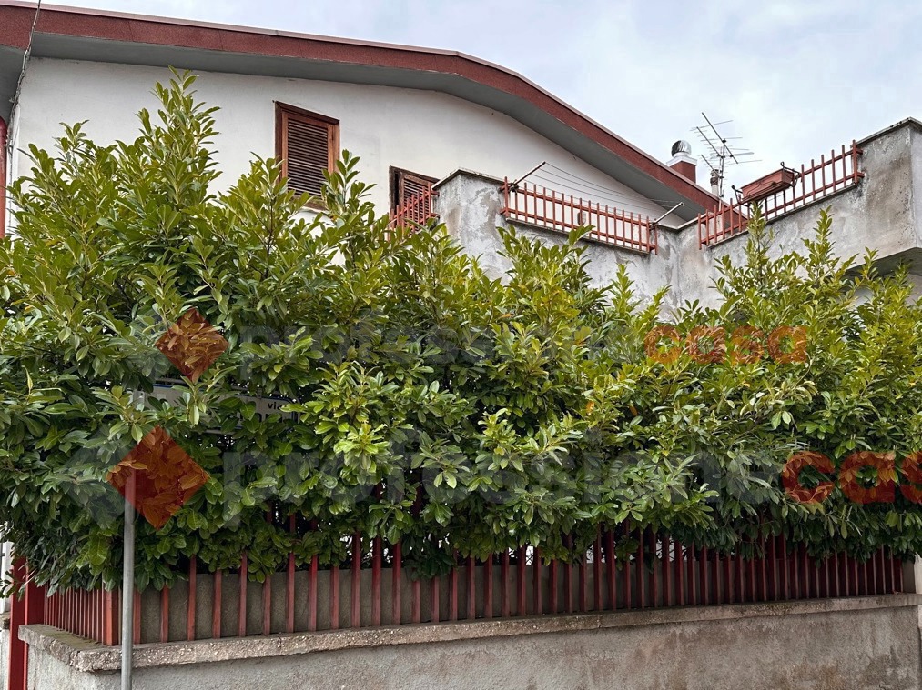 Casa indipendente con box a Avezzano