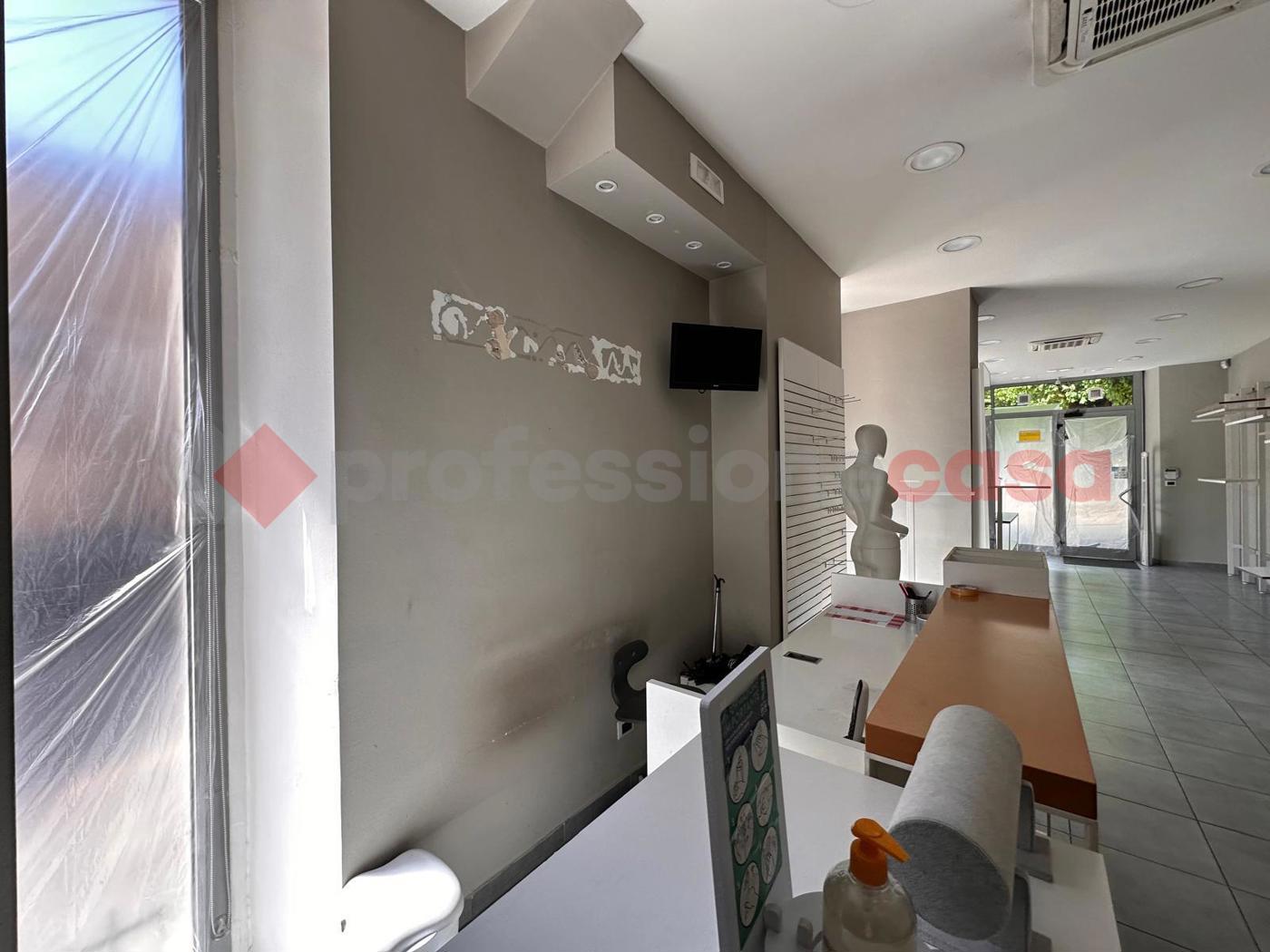 Negozio in affitto a Avezzano