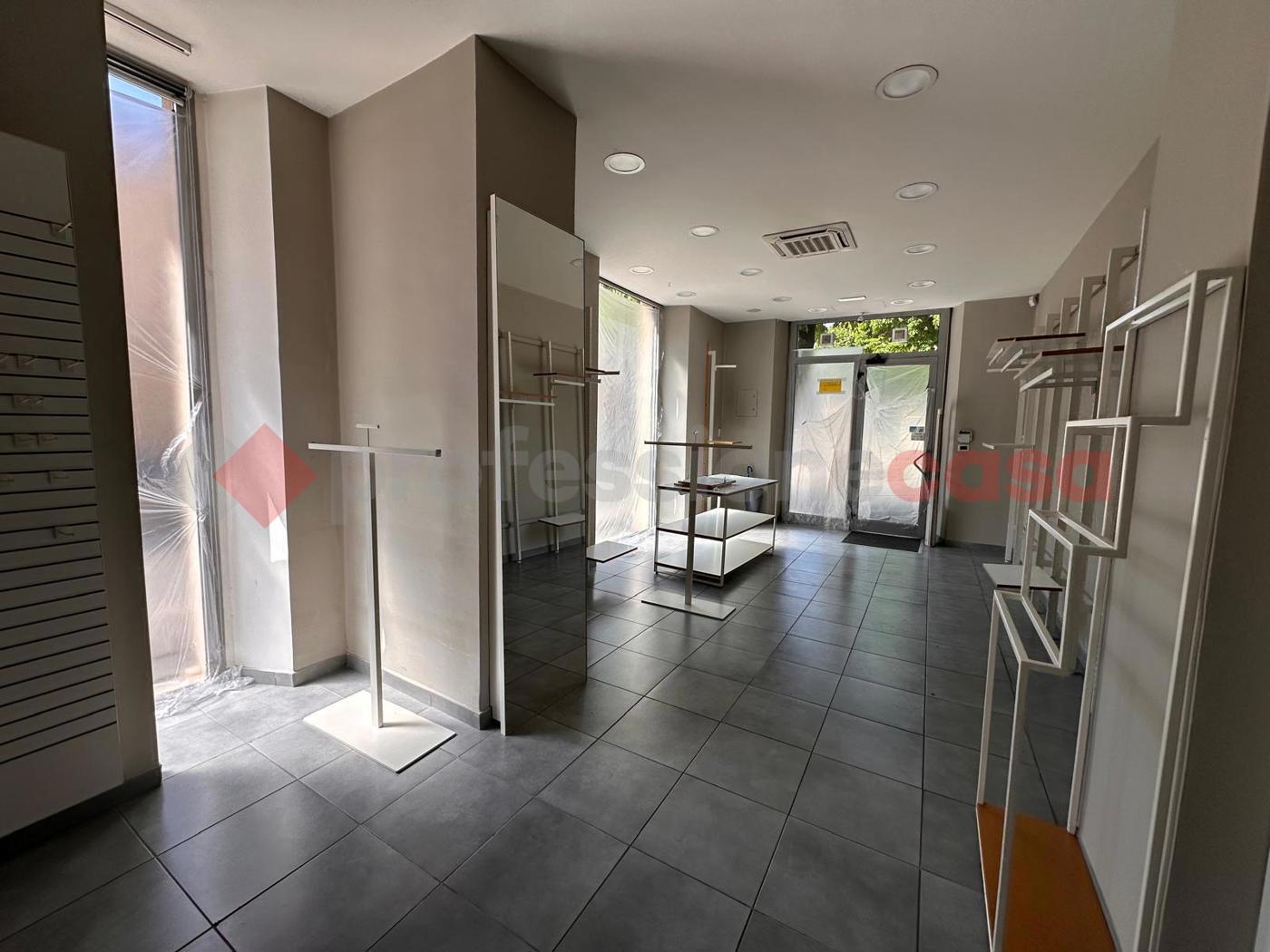 Negozio in affitto a Avezzano