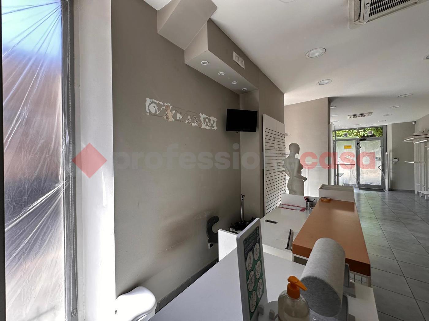 Negozio in affitto a Avezzano