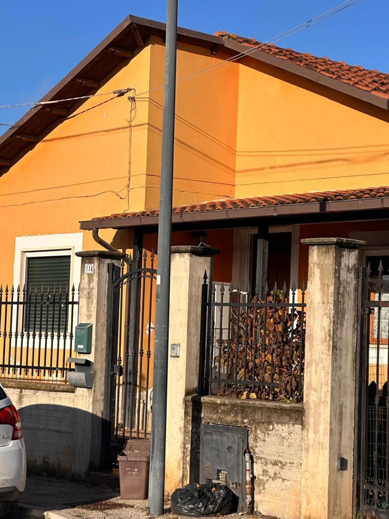 Casa indipendente con giardino a Avezzano