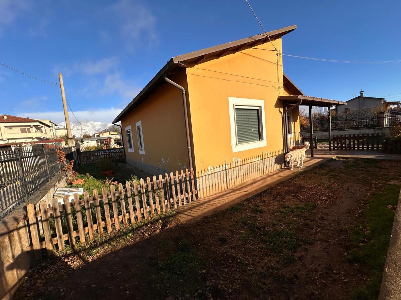Casa indipendente con giardino a Avezzano