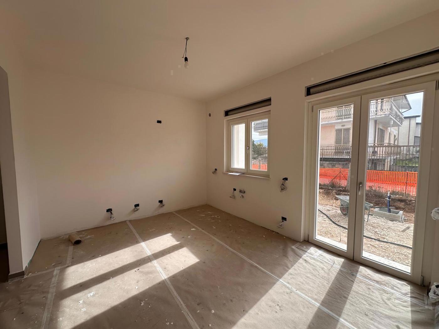 Villa Bifamiliare con giardino a Avezzano