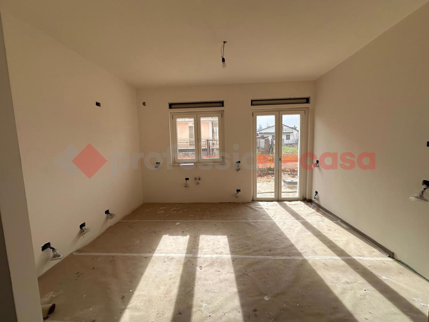 Villa Bifamiliare con giardino a Avezzano