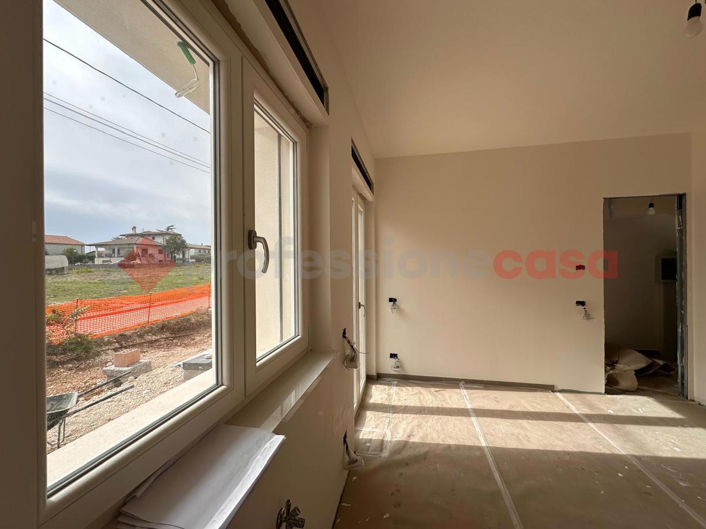 Villa Bifamiliare con giardino a Avezzano