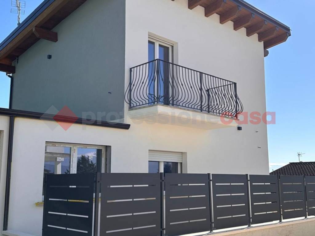 Villa Bifamiliare con box a Avezzano