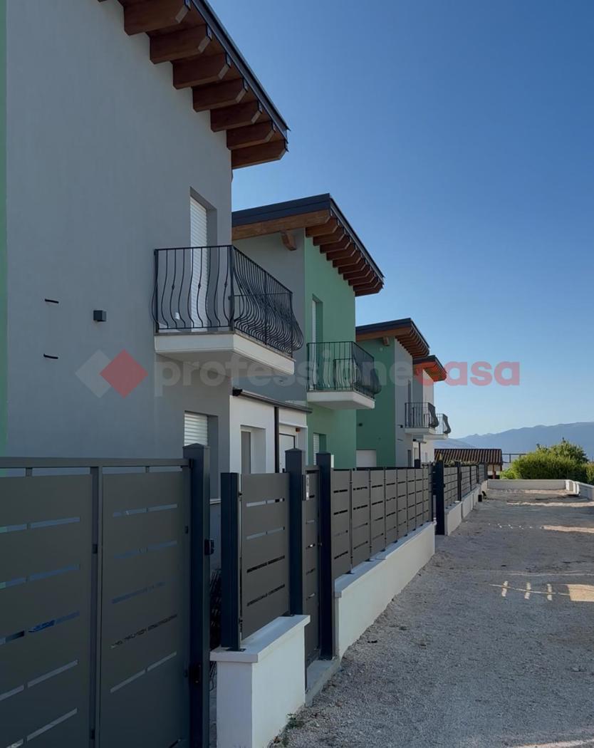 Villa Bifamiliare con box a Avezzano