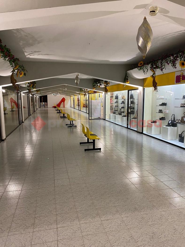 Negozio in affitto a Avezzano