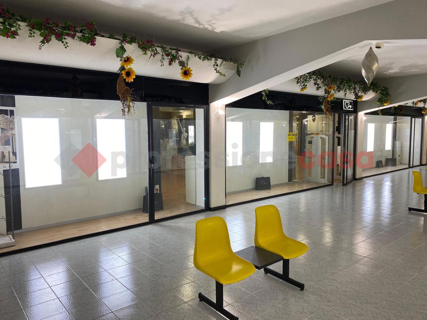Negozio in affitto a Avezzano