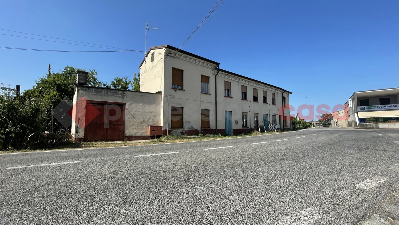 Casa indipendente con giardino a Oppeano