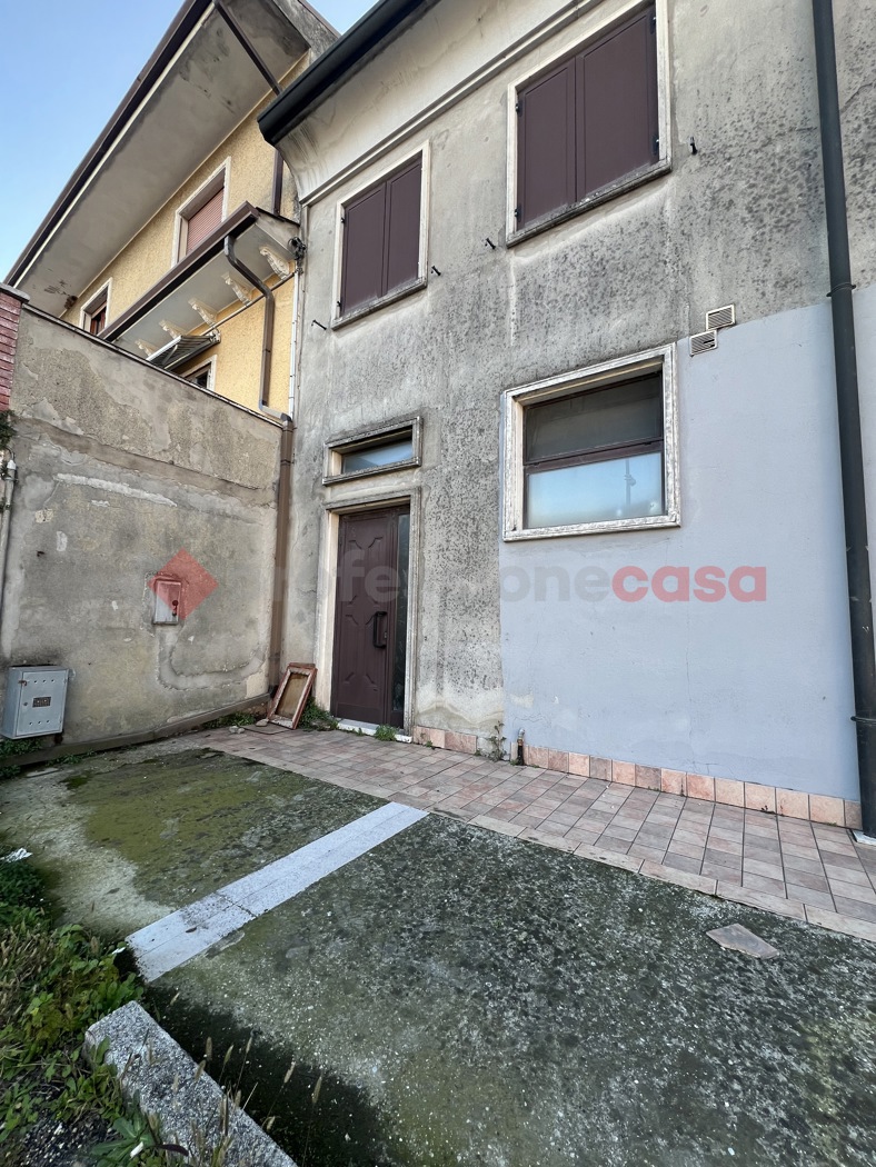 Monolocale con giardino a Oppeano