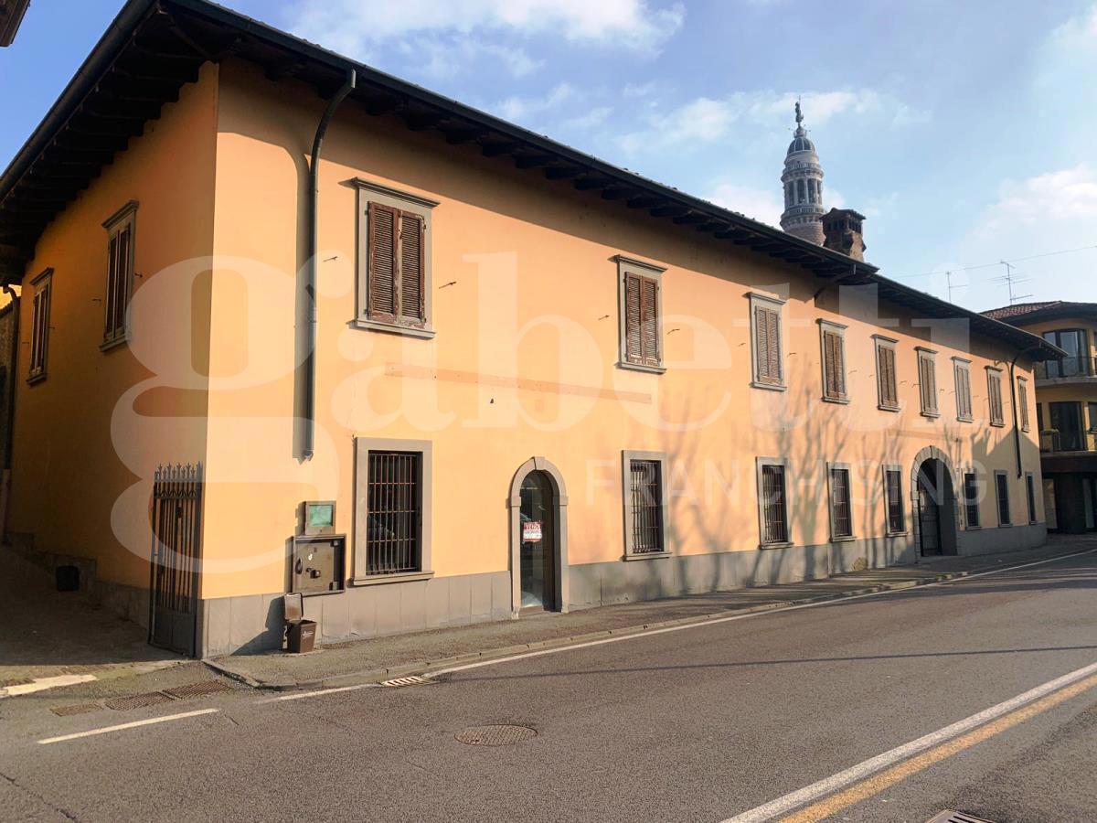 Negozio in vendita a Palazzolo sull'Oglio