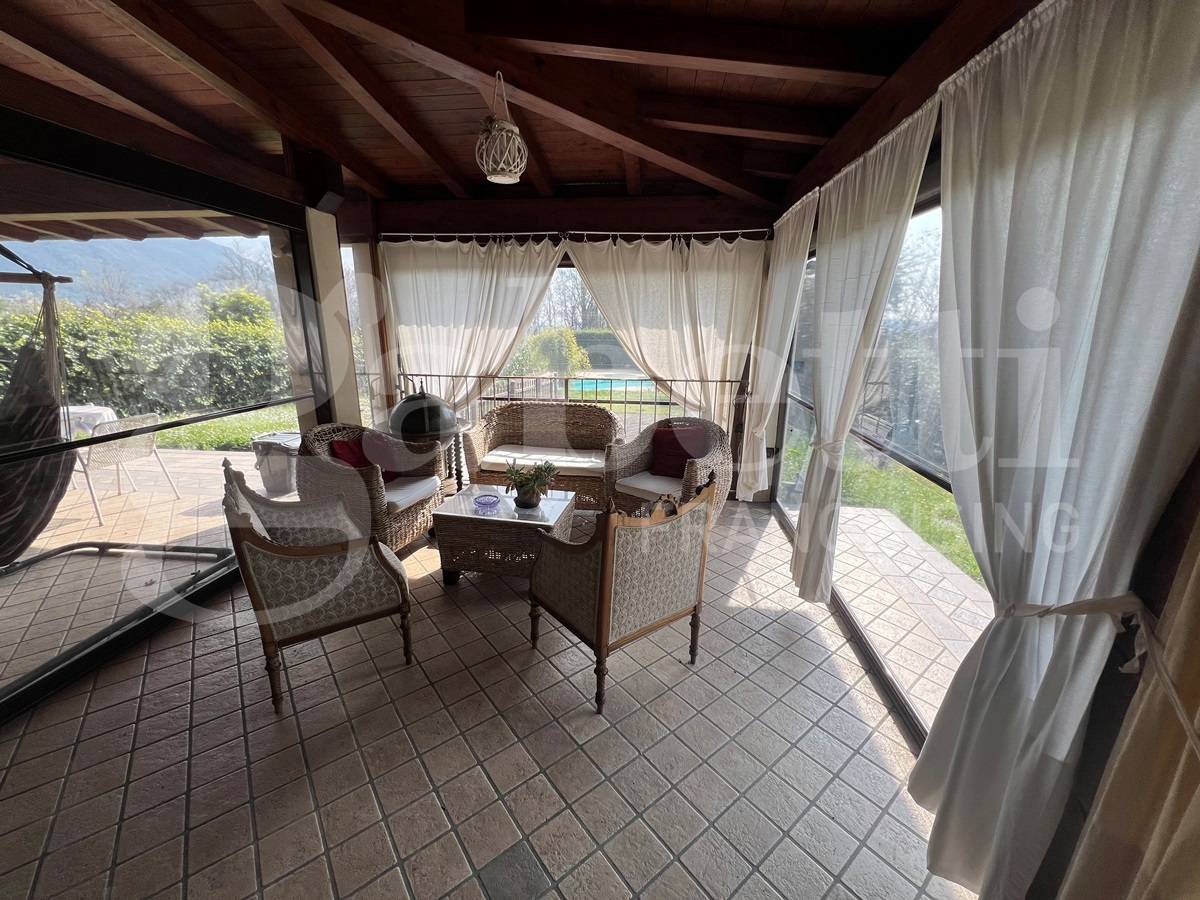Villa Bifamiliare in vendita a Ro� Volciano