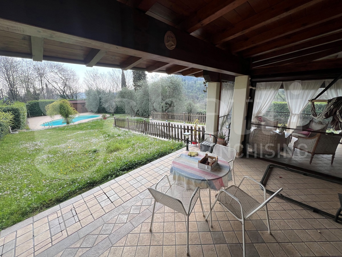 Villa Bifamiliare in vendita a Ro� Volciano