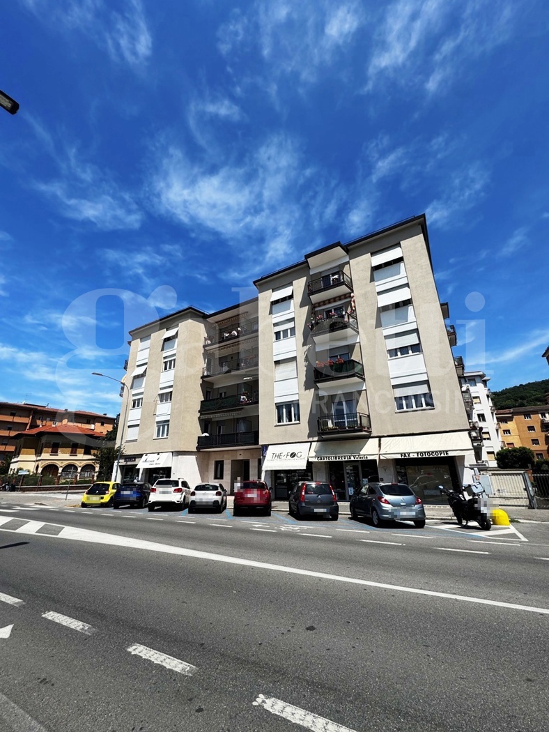 Trilocale con box a Brescia