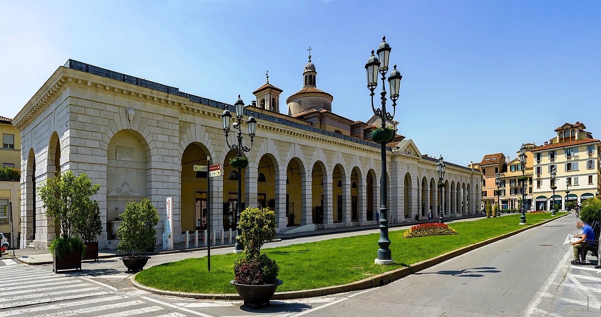 Attivit commerciale Bar e tabacchi in vendita a Brescia