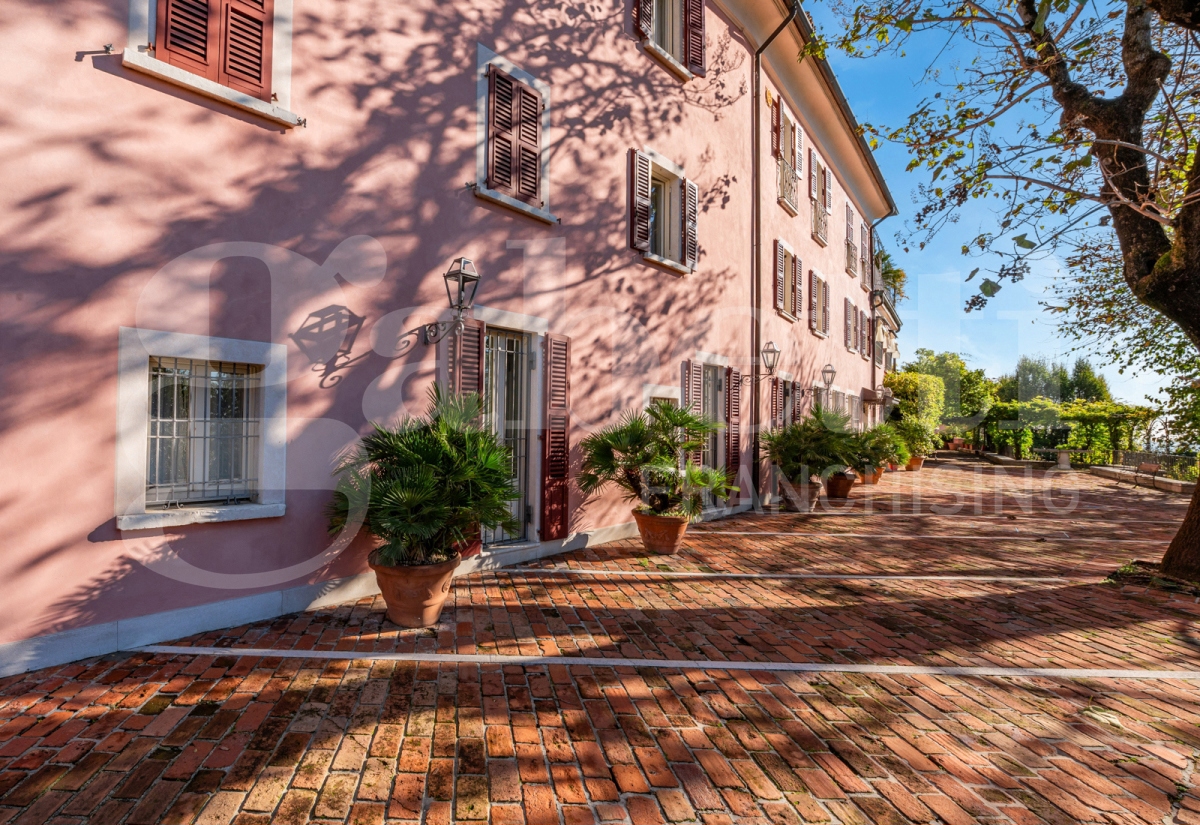 Villa con giardino a Brescia