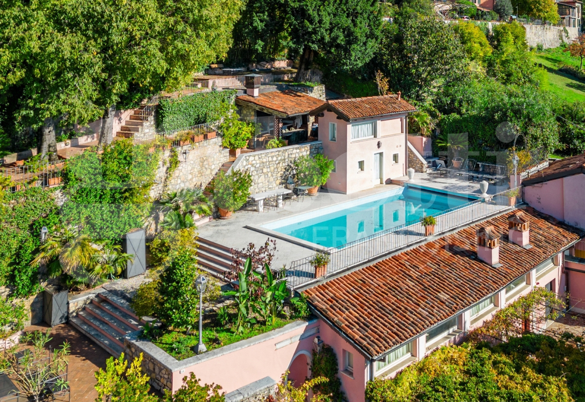 Villa con giardino a Brescia
