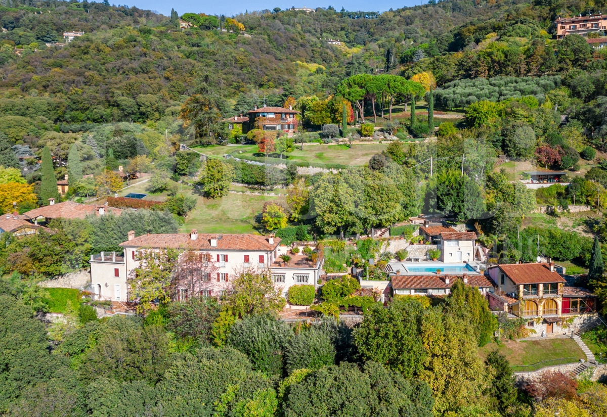 Villa con giardino a Brescia