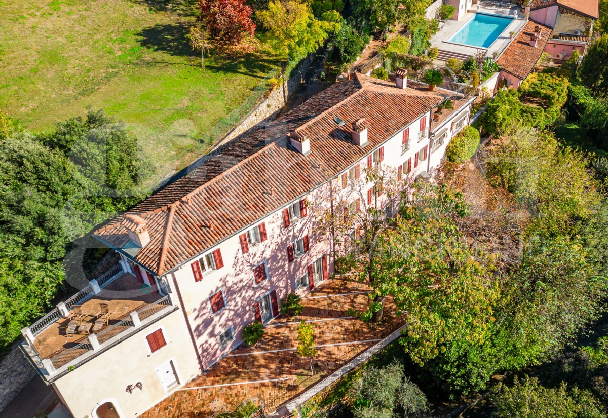 Villa con giardino a Brescia