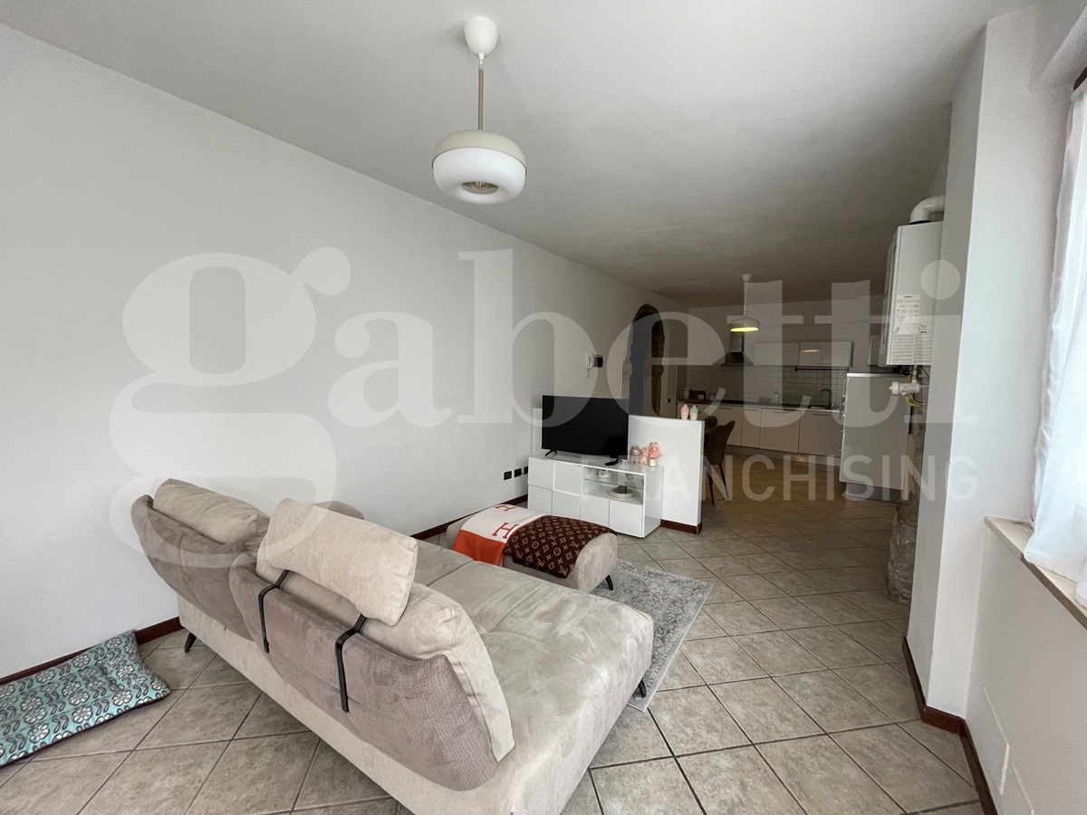 Trilocale arredato in affitto a Concesio