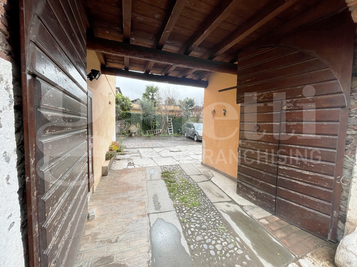 Trilocale arredato in affitto a Concesio