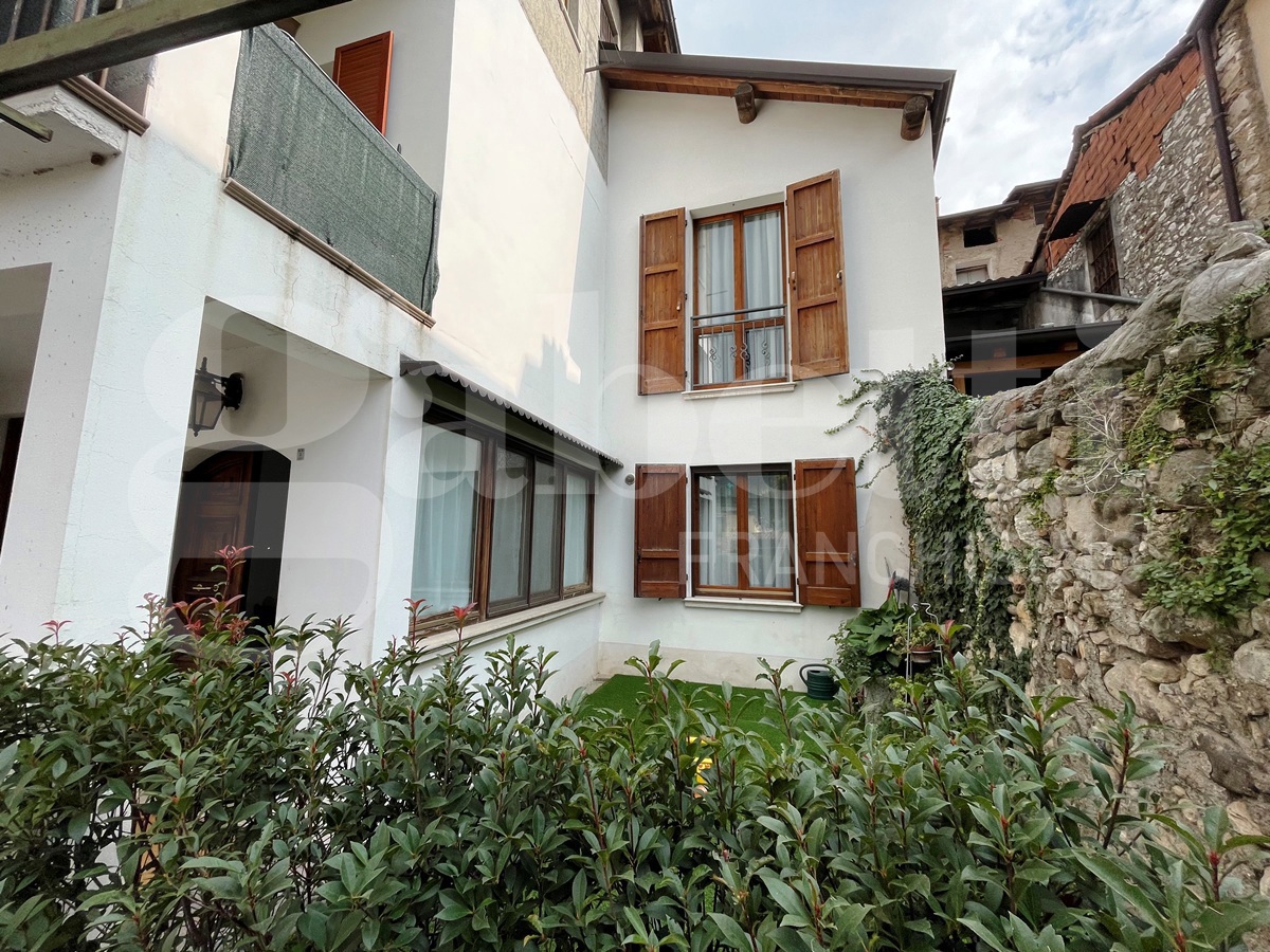 Trilocale arredato in affitto a Concesio