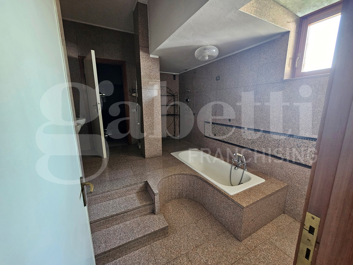 Villa con giardino a Rovato