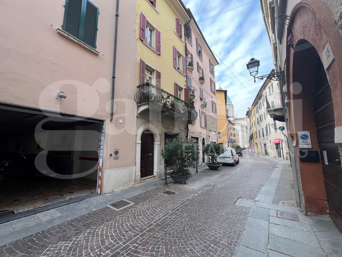 Negozio in affitto a Brescia