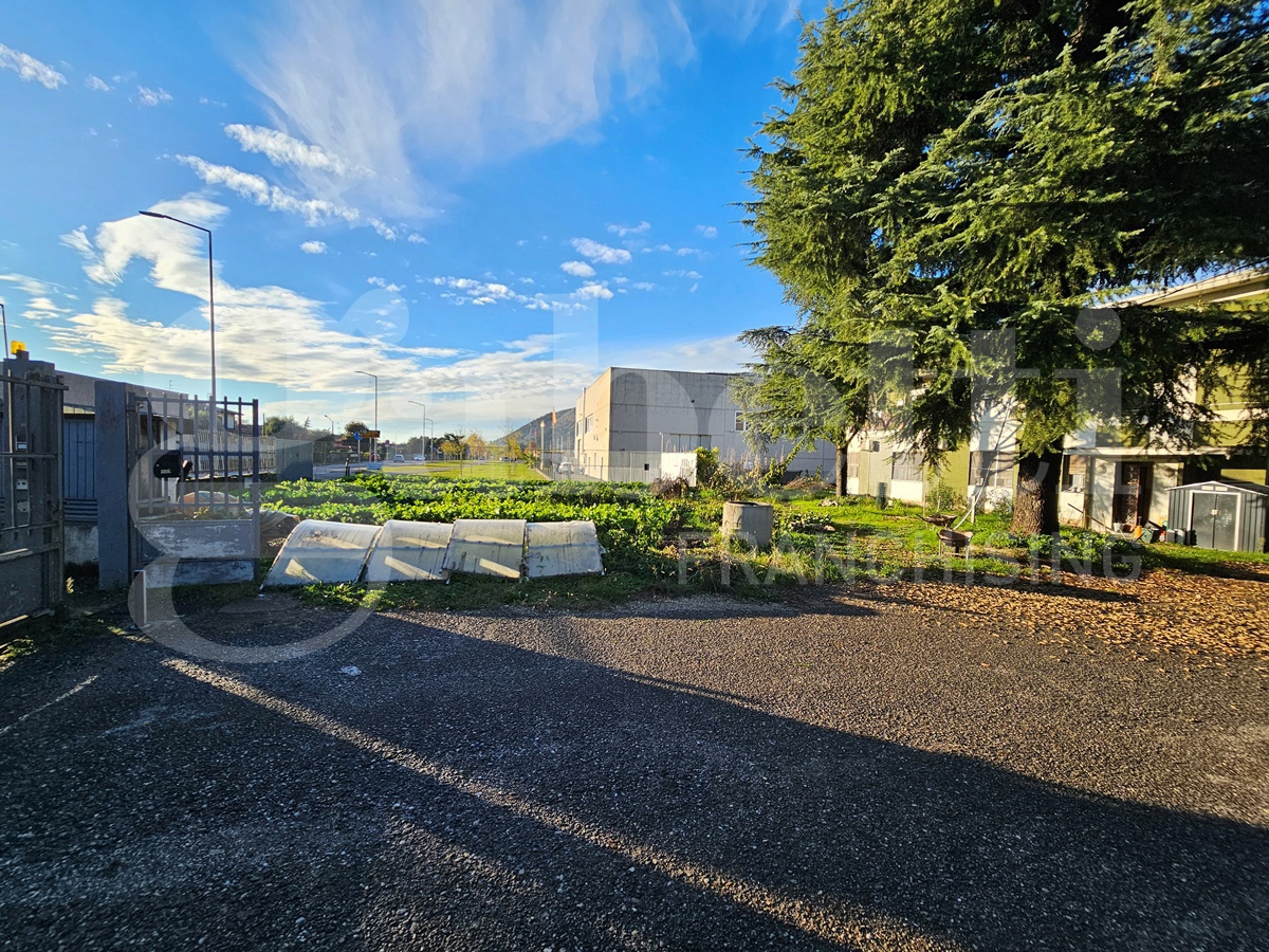 Capannone in vendita a Botticino