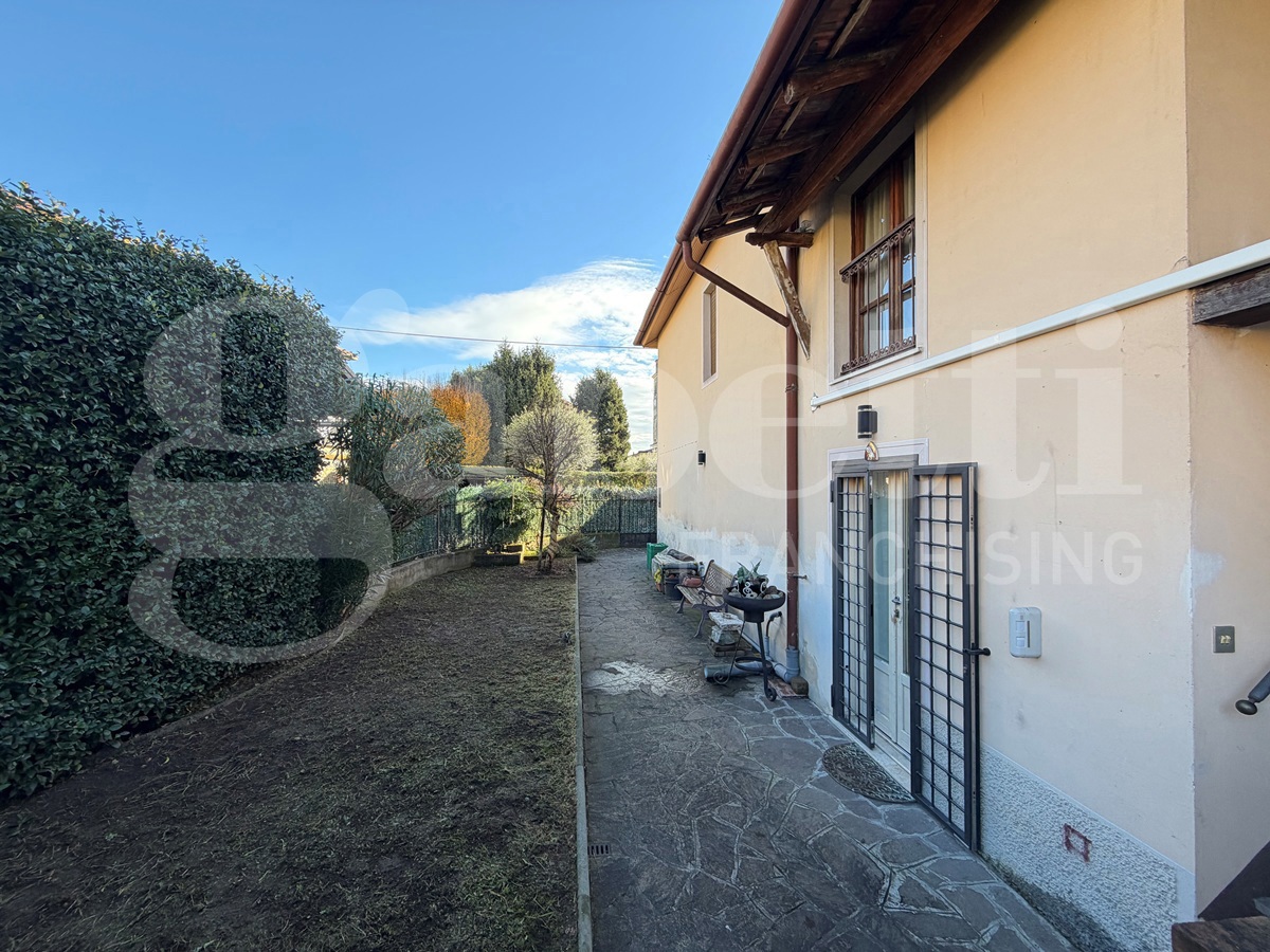 Villa con giardino a Torbole Casaglia
