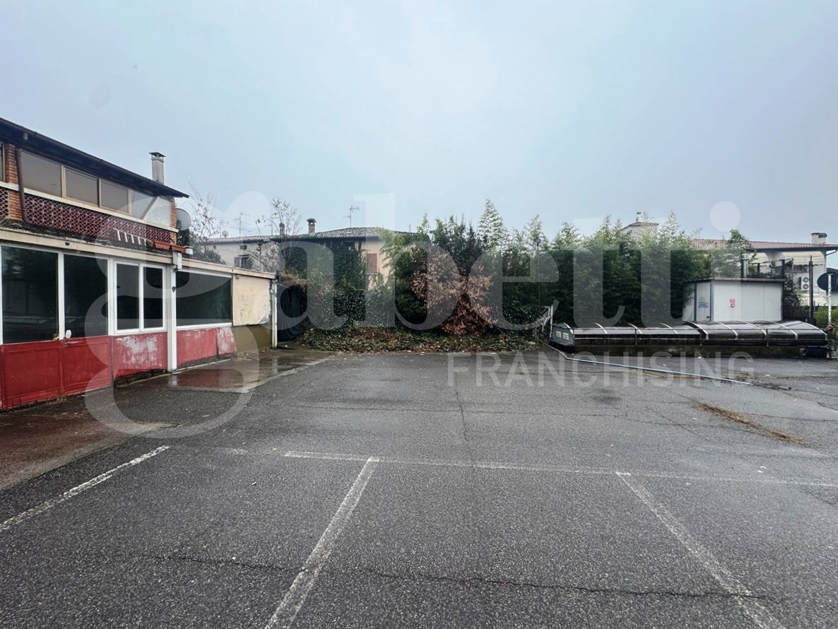 Negozio in vendita a Paderno Franciacorta