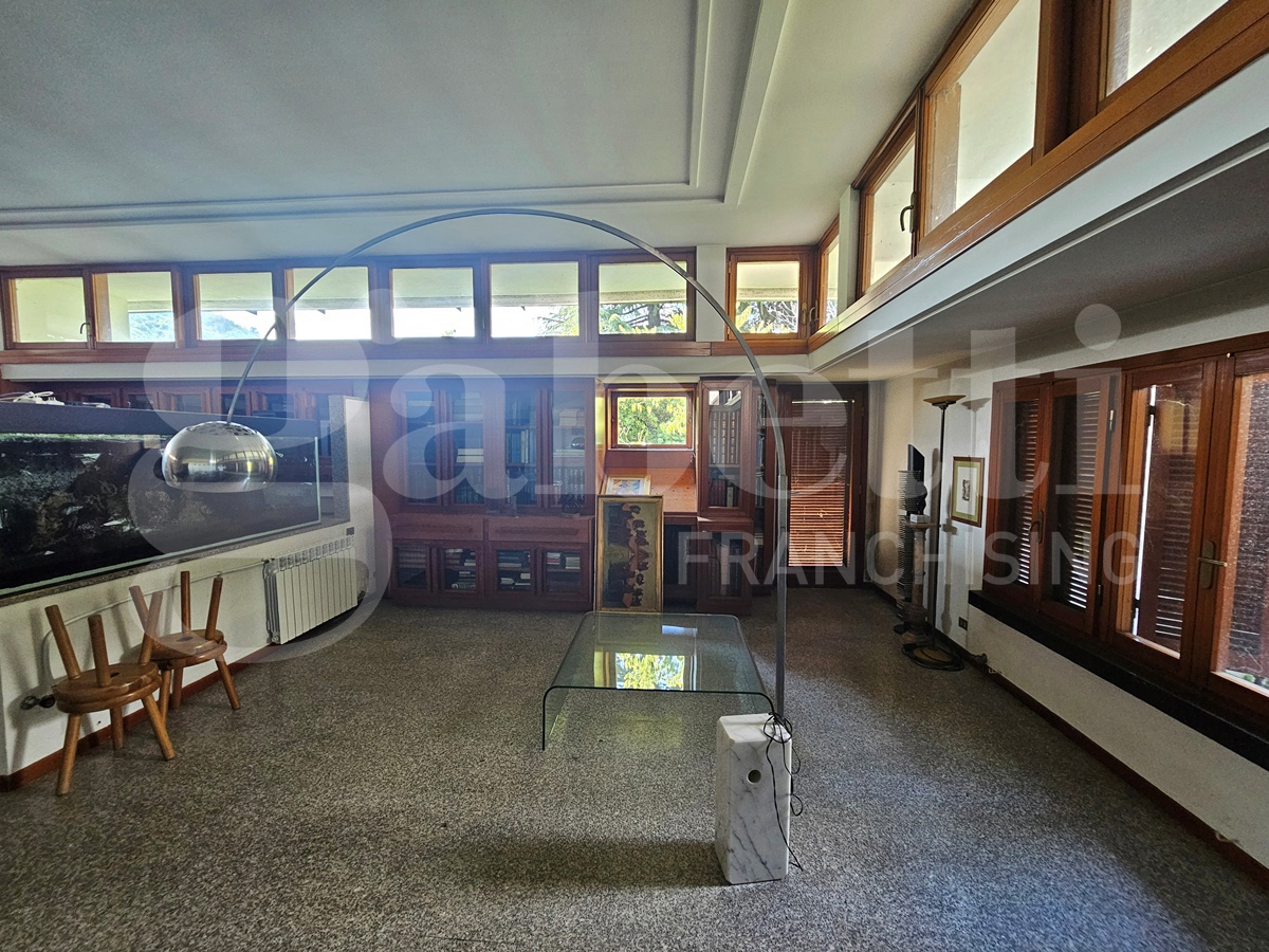 Villa con giardino a Rovato