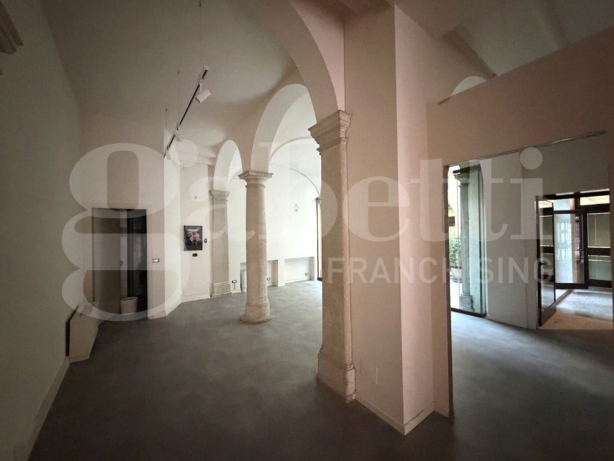 Negozio in affitto a Brescia