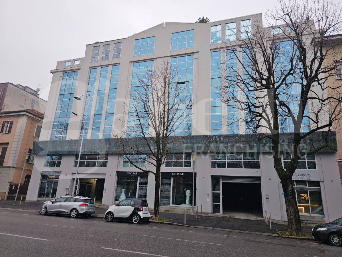 Ufficio con box doppio a Brescia