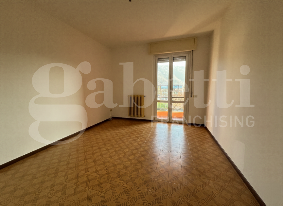 Quadrilocale in affitto a Nave