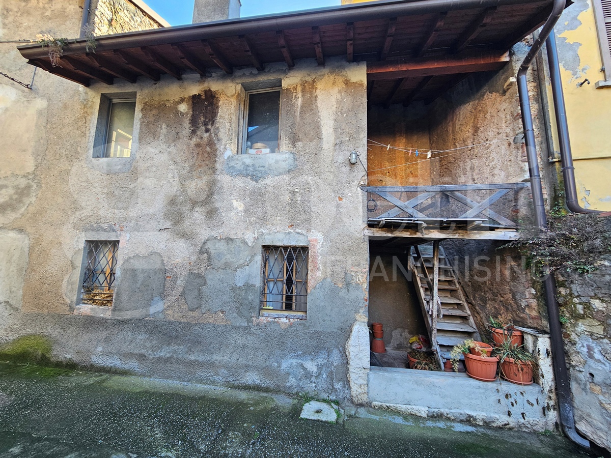 Casa indipendente con giardino a Brescia