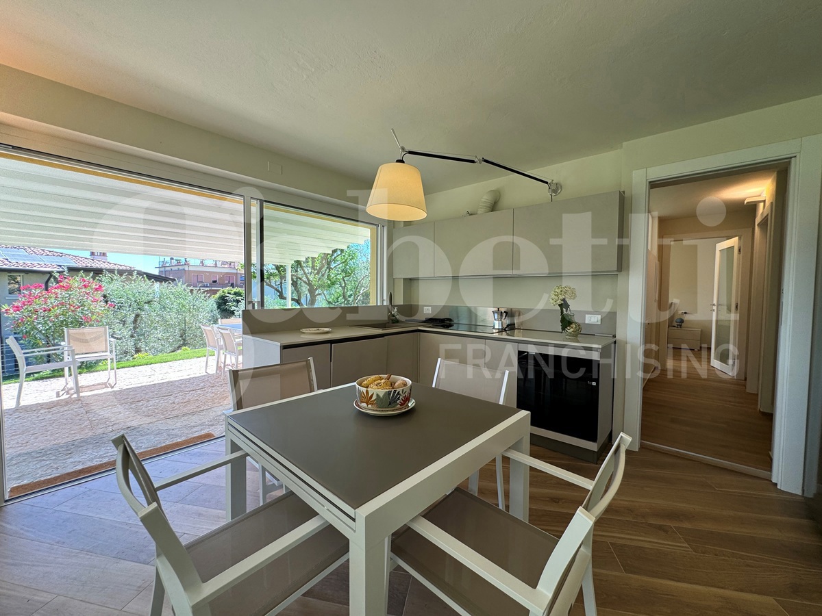 Villa in vendita a Padenghe sul Garda