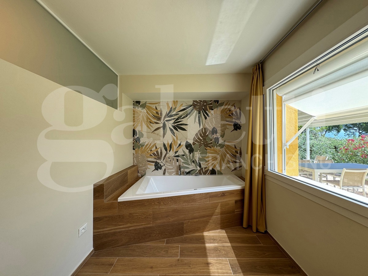 Villa in vendita a Padenghe sul Garda