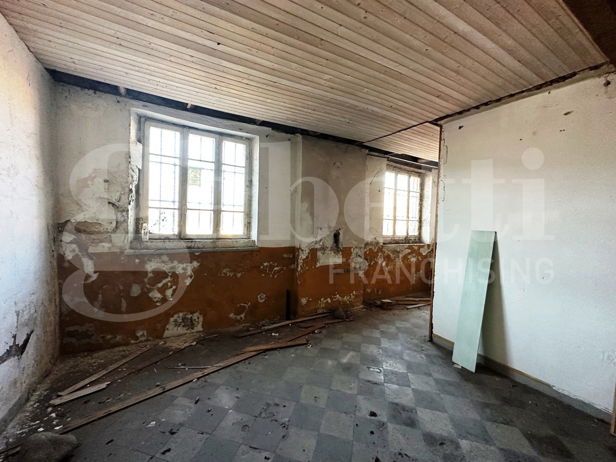 Rustico da ristrutturare a Brescia