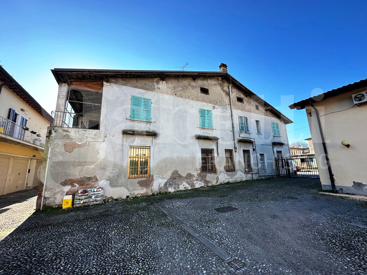 Rustico da ristrutturare a Brescia