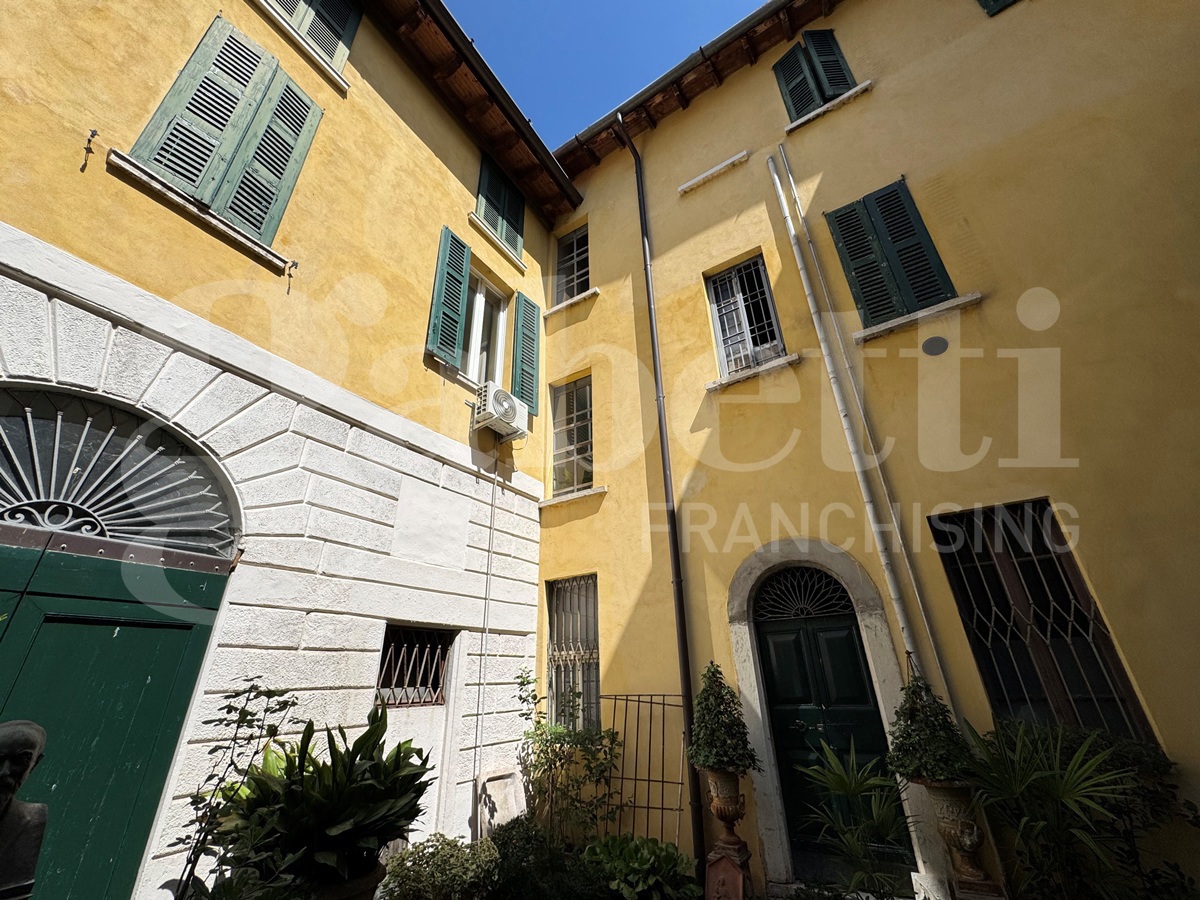 Casa indipendente con giardino a Brescia