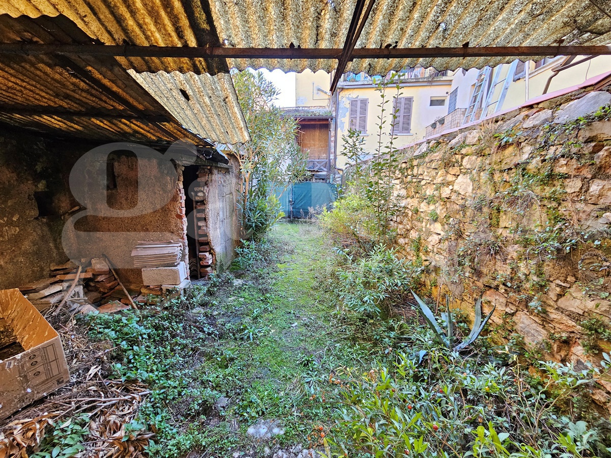 Casa indipendente con giardino a Brescia
